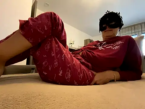 Marilou1983 online show from 8, 11, 2025