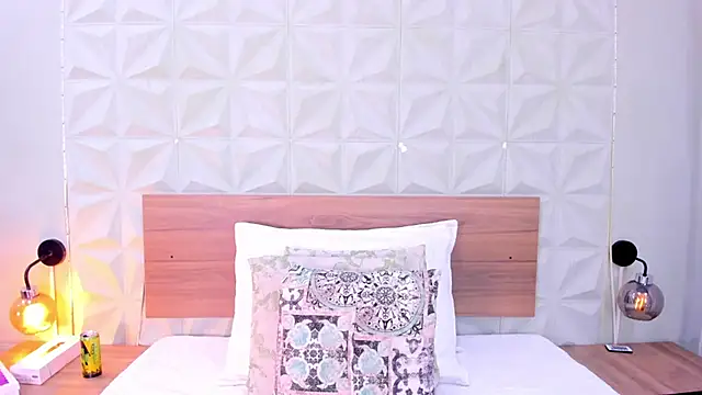 Snapshot of Stacey_white_ chatting on 16, 10, 2025 Stacey white online show from 16, 10, 2025