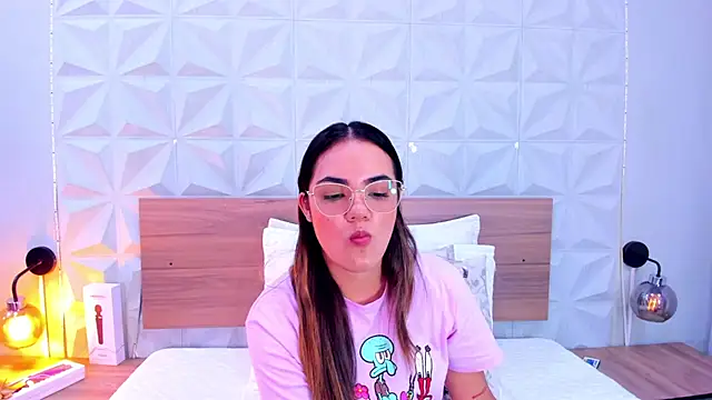 Snapshot of Stacey_white_ chatting on 10, 10, 2025 Stacey white online show from 10, 10, 2025