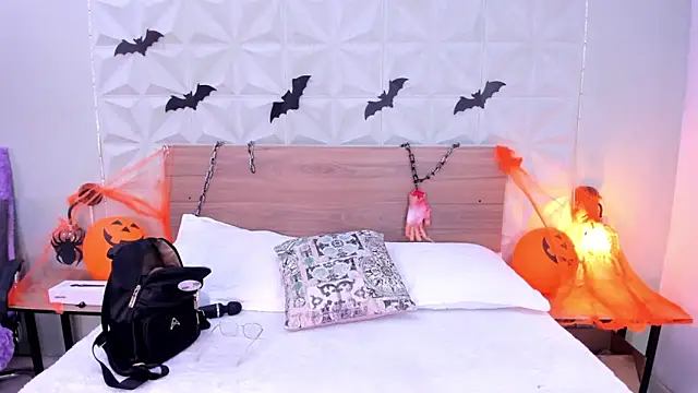 Snapshot of Stacey_white_ chatting on 28, 10, 2025 Stacey white online show from 28, 10, 2025