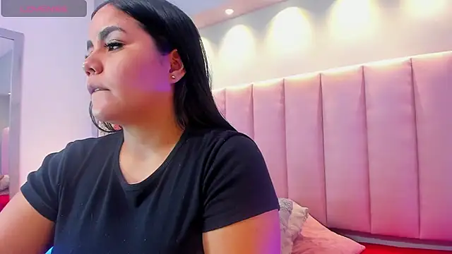 Snapshot of KeilyRoss chatting on 13, 10, 2025 KeilyRoss online show from 13, 10, 2025