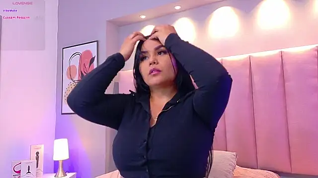 Snapshot of KeilyRoss chatting on 1, 11, 2025 KeilyRoss online show from 1, 11, 2025