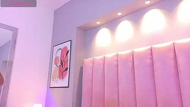 Snapshot of KeilyRoss chatting on 23, 11, 2025 KeilyRoss online show from 23, 11, 2025