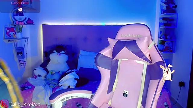 Kylie brokee online show from 2, 3, 2025