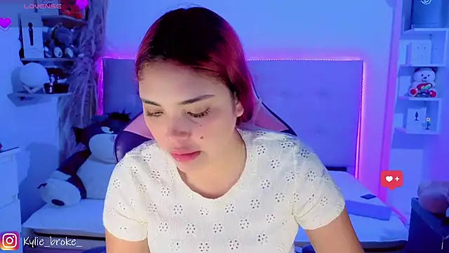 Snapshot of Kylie_brokee chatting on 3, 5, 2026 Kylie brokee online show from 3, 5, 2026