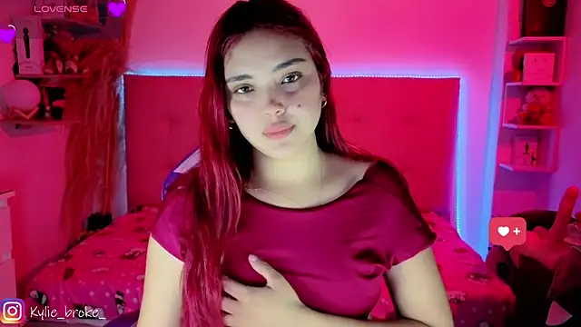 Snapshot of Kylie_brokee chatting on 29, 5, 2026 Kylie brokee online show from 29, 5, 2026