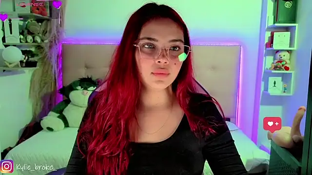 Snapshot of Kylie_brokee chatting on 13, 5, 2026 Kylie brokee online show from 13, 5, 2026