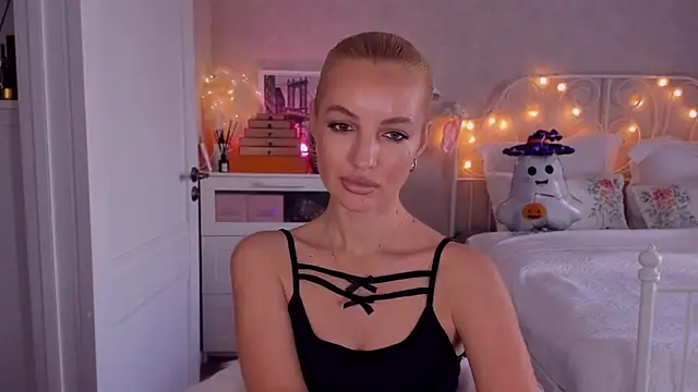 aestetick online show from 25, 10, 2025