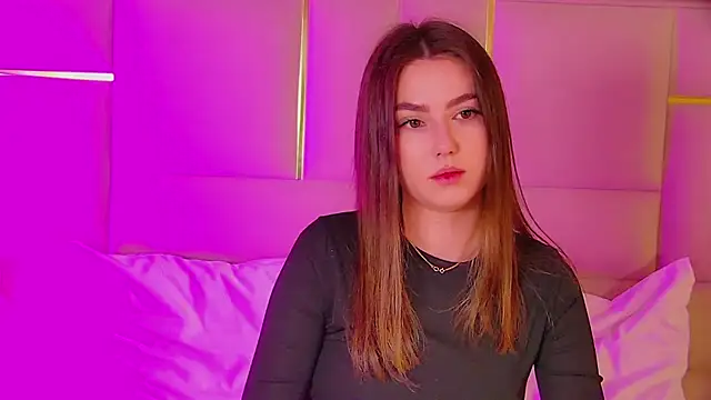 Snapshot of AliceMoreno chatting on 17, 11, 2025 AliceMoreno online show from 17, 11, 2025