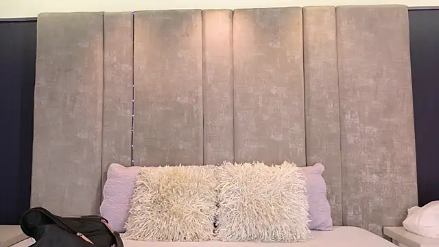 AmmyJones  online show from 5, 12, 2025