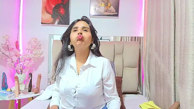  Marcela   online show from 15, 5, 2026