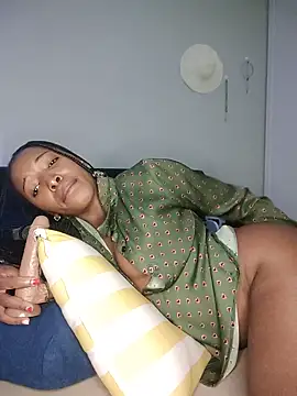 YoungBlackQueen online show from 14, 1, 2025