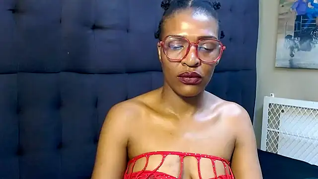SpicyQueenxxxx online show from 20, 12, 2025