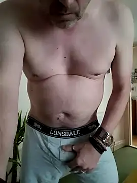 Snapshot of JulianJ50 chatting on 3, 10, 2025 JulianJ50 online show from 3, 10, 2025