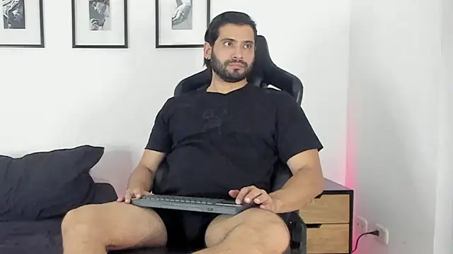 Snapshot of Dereck_vega chatting on 11, 5, 2026 Dereck vega online show from 11, 5, 2026
