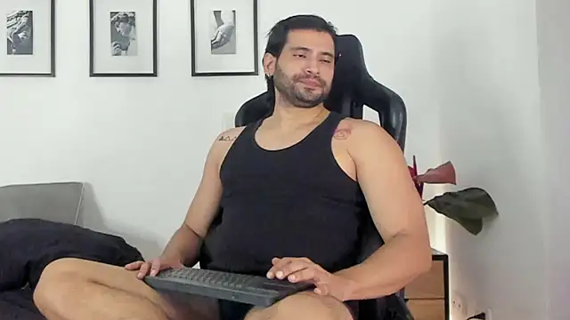 Snapshot of Dereck_vega chatting on 4, 6, 2026 Dereck vega online show from 4, 6, 2026