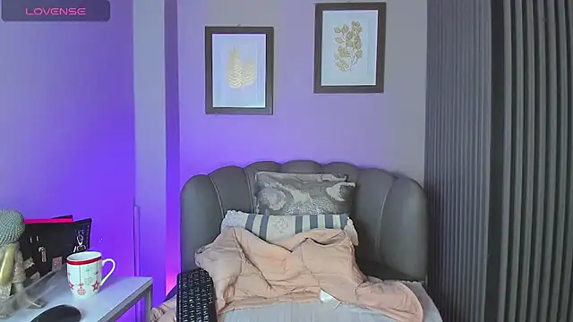 Snapshot of Nahiajhonson_ chatting on 14, 10, 2025 Nahiajhonson online show from 14, 10, 2025