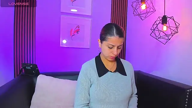 Nahiajhonson  online show from 4, 2, 2026