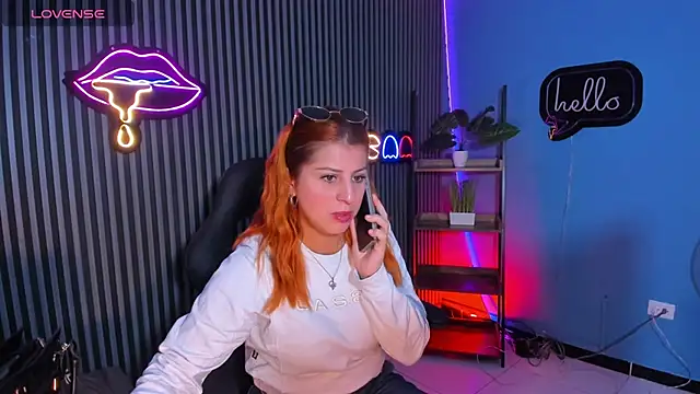 Nahiajhonson  online show from 21, 4, 2026