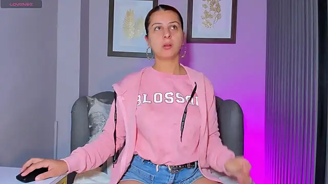 Snapshot of Nahiajhonson_ chatting on 30, 10, 2025 Nahiajhonson online show from 30, 10, 2025