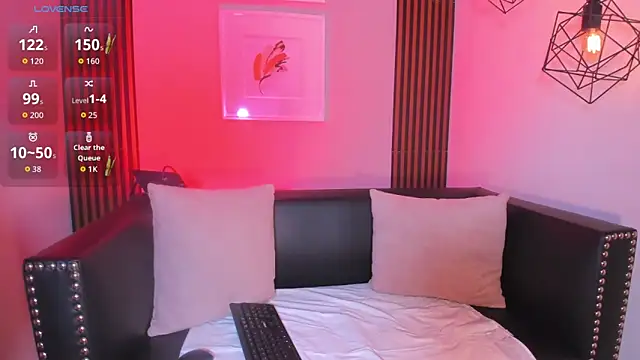 Nahiajhonson  online show from 4, 12, 2025