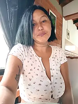 SamaraJay1 online show from 2, 12, 2025