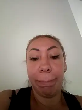 Snapshot of coral_smitth chatting on 7, 5, 2026 coral smitth online show from 7, 5, 2026