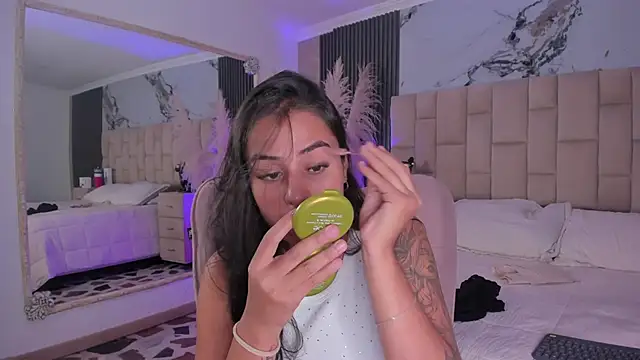 EmmaTorres  online show from 21, 4, 2026