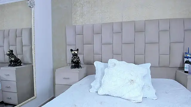 EmmaTorres  online show from 8, 10, 2025