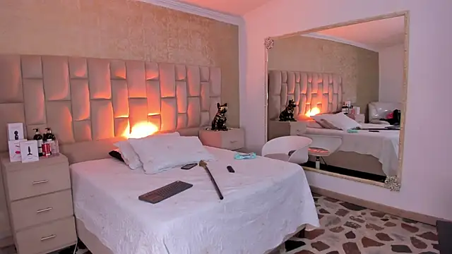 EmmaTorres  online show from 26, 10, 2025