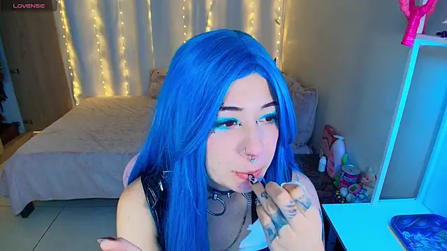 Snapshot of mily_milk_ chatting on 11, 4, 2026 mily milk online show from 11, 4, 2026