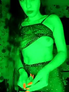 sweetbb15 online show from 13, 5, 2026