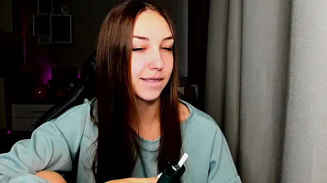Snapshot of Sm0ly chatting on 13, 10, 2025 Sm0ly online show from 13, 10, 2025