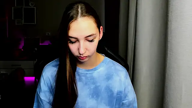 Snapshot of Sm0ly chatting on 20, 10, 2025 Sm0ly online show from 20, 10, 2025