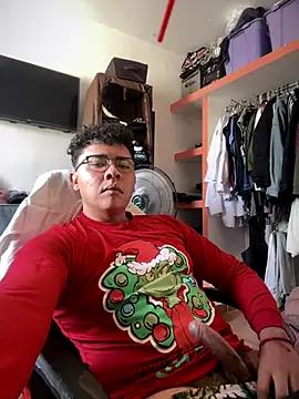 Snapshot of Parejasumisa27 chatting on 1, 12, 2025 Parejasumisa27 online show from 1, 12, 2025