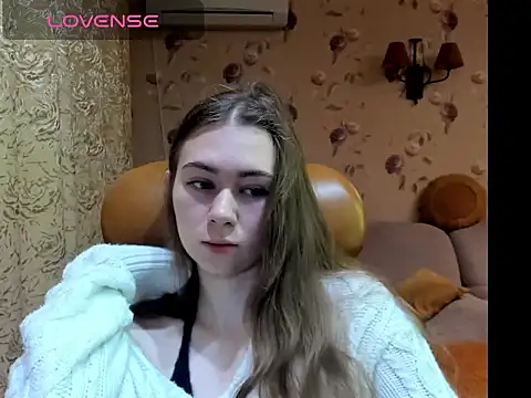 MadeleineWiliams online show from 7, 10, 2025
