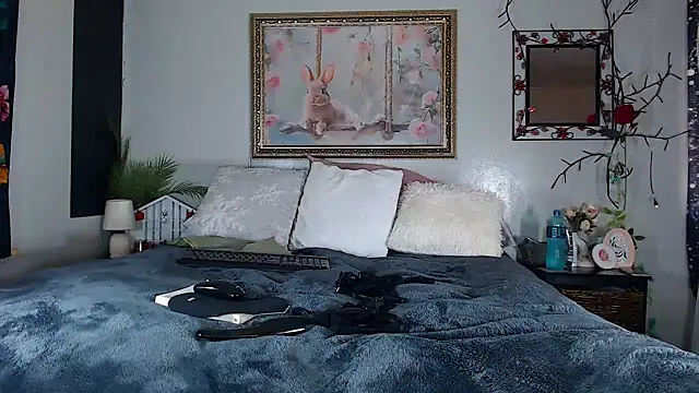 FRUITOFEDEN01 online show from 25, 10, 2025