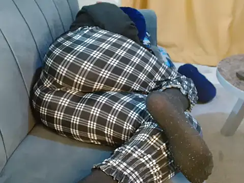 Snapshot of leslysexygirl chatting on 9, 10, 2025 leslysexygirl online show from 9, 10, 2025