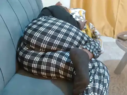 Snapshot of leslysexygirl chatting on 24, 11, 2025 leslysexygirl online show from 24, 11, 2025