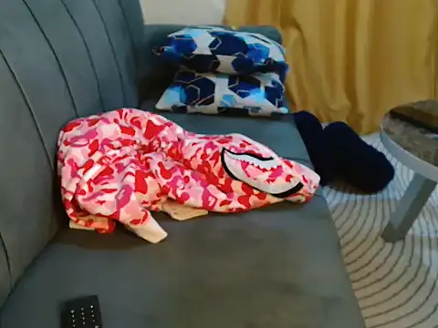 Snapshot of leslysexygirl chatting on 18, 10, 2025 leslysexygirl online show from 18, 10, 2025