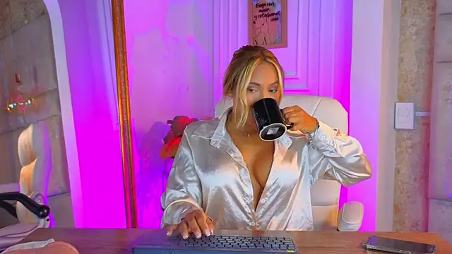AlessiaLondon online show from 26, 6, 2026