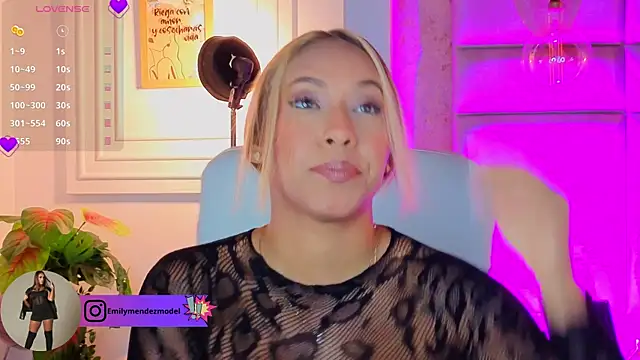 AlessiaLondon online show from 6, 7, 2026