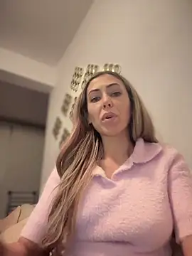 RaquelleDevon online show from 2, 4, 2026