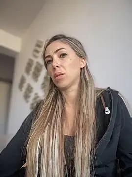 RaquelleDevon online show from 7, 3, 2026