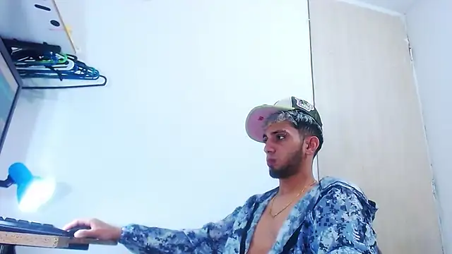 Snapshot of Gregory_hard chatting on 28, 11, 2025 Gregory hard online show from 28, 11, 2025