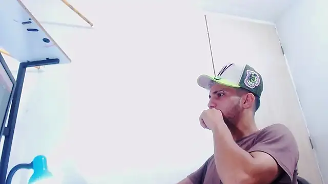 Snapshot of Gregory_hard chatting on 20, 11, 2025 Gregory hard online show from 20, 11, 2025