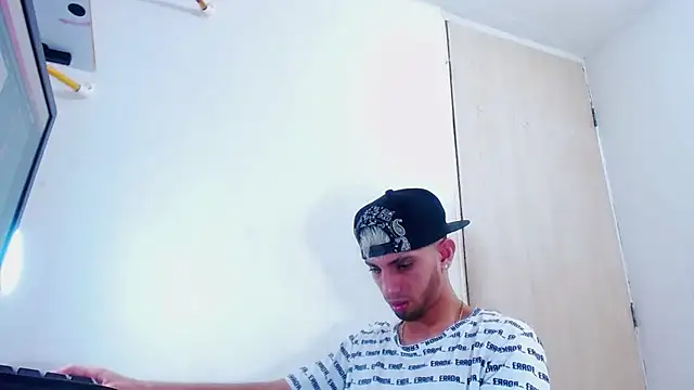 Snapshot of Gregory_hard chatting on 9, 11, 2025 Gregory hard online show from 9, 11, 2025