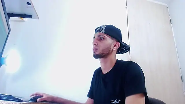 Snapshot of Gregory_hard chatting on 13, 11, 2025 Gregory hard online show from 13, 11, 2025