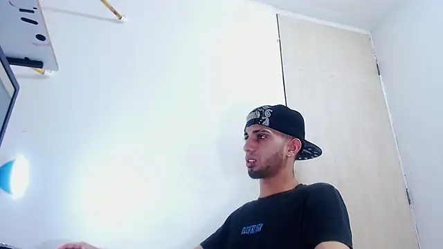 Snapshot of Gregory_hard chatting on 10, 11, 2025 Gregory hard online show from 10, 11, 2025