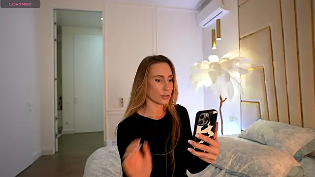 Goodgirlgonabad online show from 9, 10, 2025